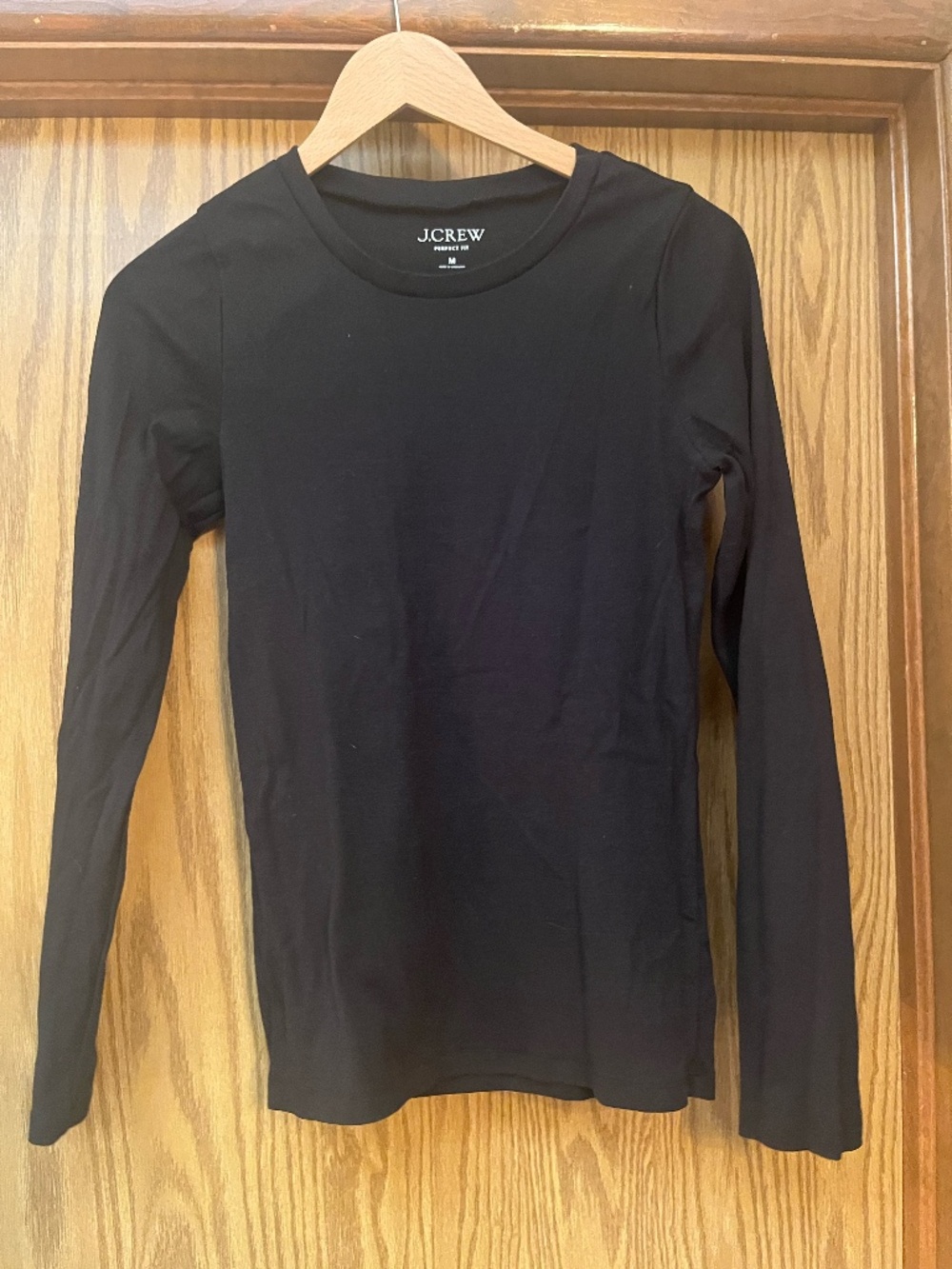 J. Crew Perfect Fit 100% Cotton Black Long Sleeve Crew Neck Size M (never worn)